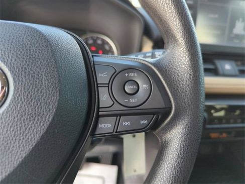 Used 2022 Toyota RAV4 LE image 33