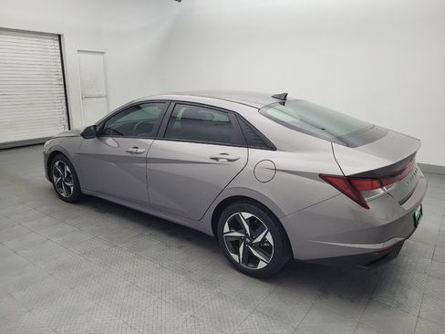 Used 2023 Hyundai Elantra SEL w/ Convenience Package FWD image 3