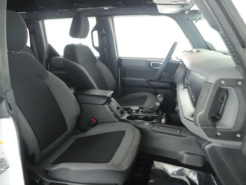 Certified 2022 Ford Bronco image 19
