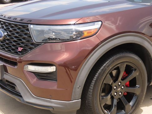 Used 2020 Ford Explorer ST w/ ST Street Pack AWD/4WD image 3