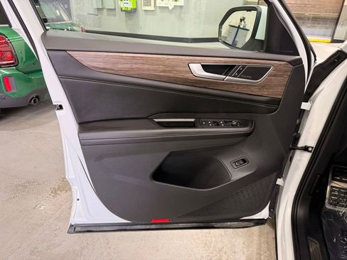 Used 2024 Volkswagen Atlas SEL Premium R-Line AWD/4WD image 10