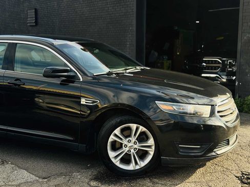 Used 2015 Ford Taurus SEL AWD/4WD image 4