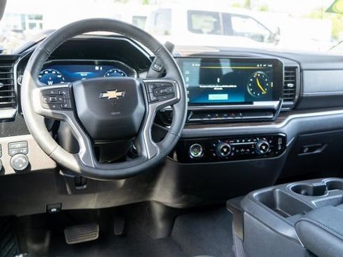 Used 2023 Chevrolet Silverado 1500 LT AWD/4WD image 11