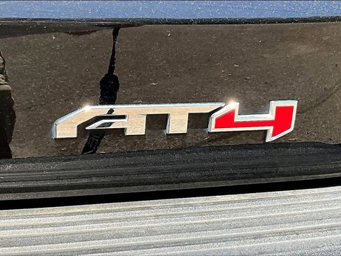 Used 2024 GMC Yukon AT4 w/ Technology Package AWD/4WD image 21