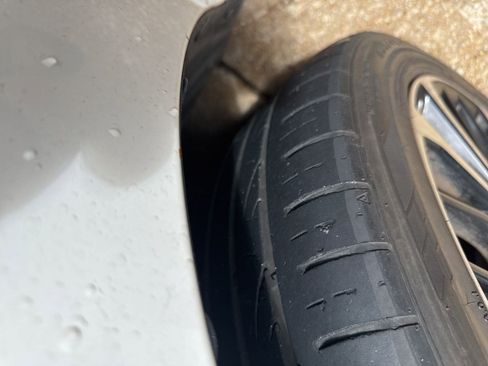 Used 2018 Toyota Camry SE image 9