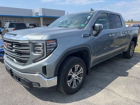 Used 2025 GMC Sierra 1500 SLT AWD/4WD image 1