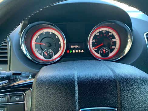 Used 2016 Dodge Grand Caravan SE image 29