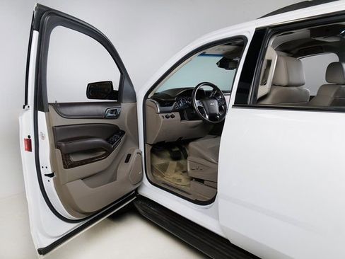 Used 2016 Chevrolet Tahoe LT w/ Luxury Package AWD/4WD image 24
