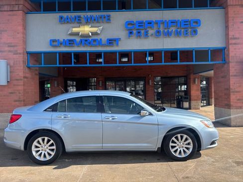 Used 2013 Chrysler 200 Limited image 9