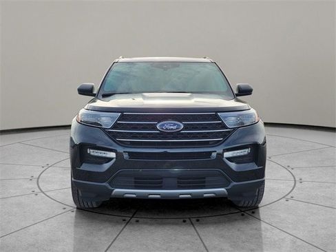 Certified 2022 Ford Explorer XLT w/ Equipment Group 202A image 15