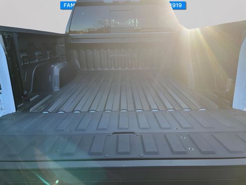 Used 2024 GMC Sierra 1500 AT4 w/ Technology Package image 12