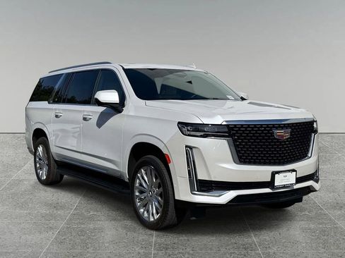 Used 2024 Cadillac Escalade ESV Premium Luxury w/ Performance Package AWD/4WD image 9