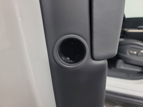 Used 2024 Rivian R1S Adventure image 32