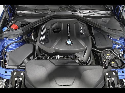 Used 2021 BMW 230i Coupe w/ M Sport Package RWD image 22