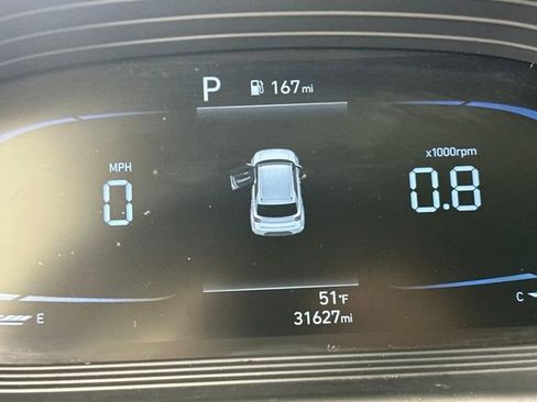 Used 2023 Hyundai Venue SEL image 18