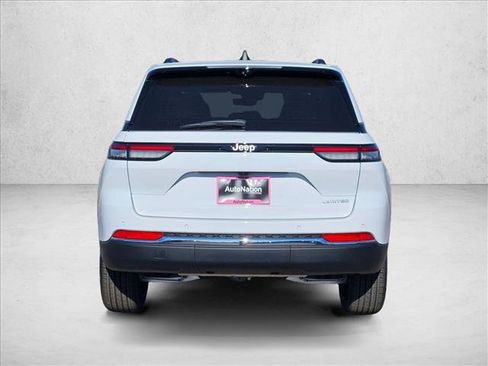 New 2025 Jeep Grand Cherokee Limited w/ Luxury Tech Group II RWD image 8