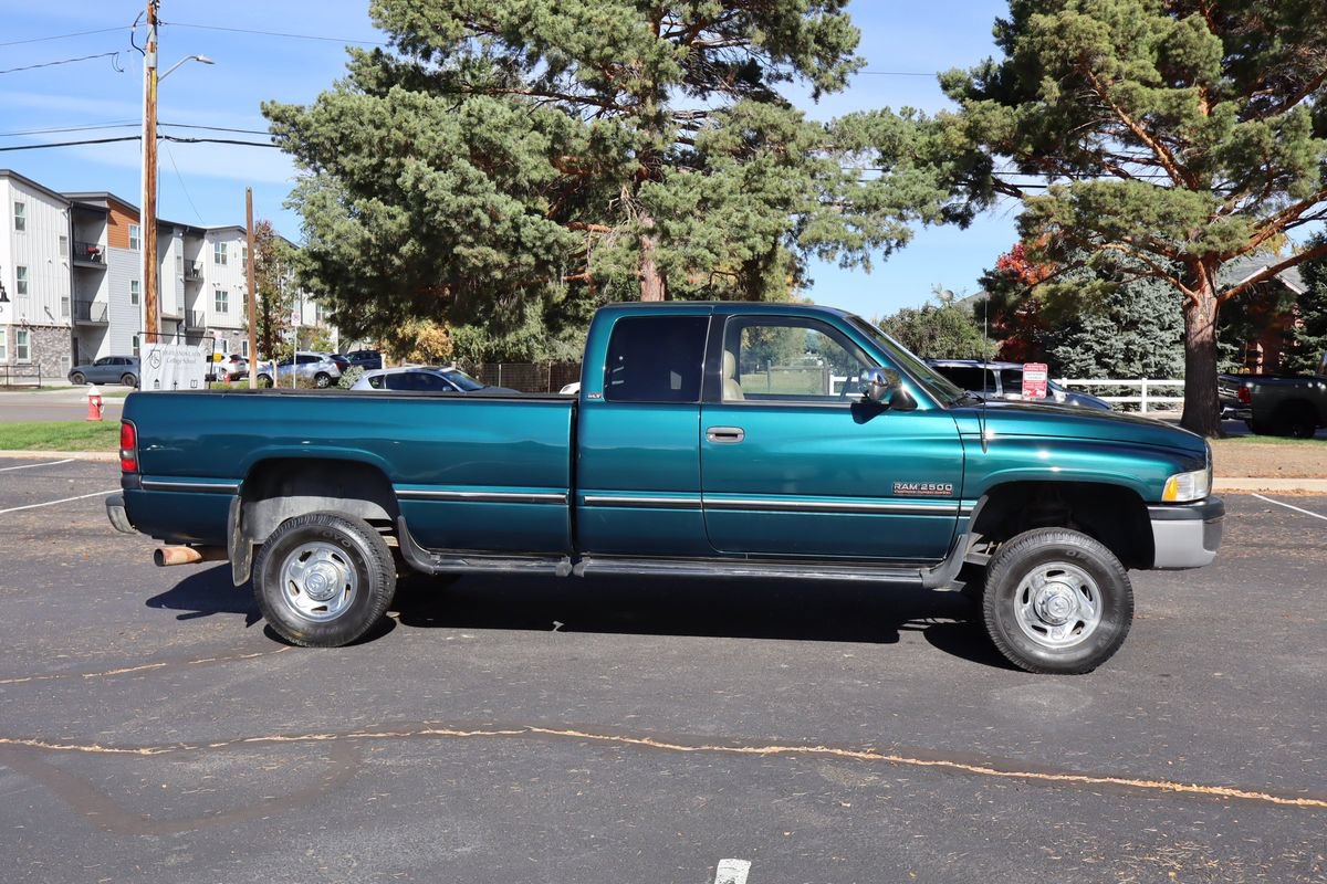 Used 1997 Dodge Ram 2500 Truck 4x4 Club Cab image 3