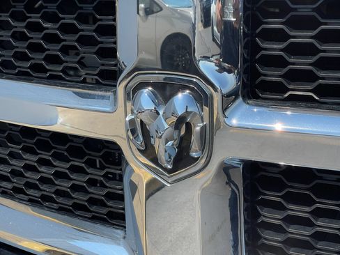 Used 2018 RAM 2500 Tradesman w/ Chrome Appearance Group AWD/4WD image 34