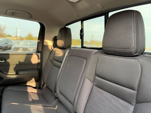 Used 2024 Nissan Frontier SV w/ Technology Package image 24