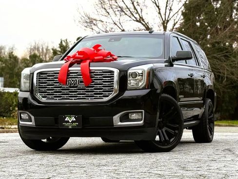 Used 2019 GMC Yukon Denali w/ Denali Ultimate Package image 3