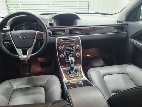 Used 2016 Volvo XC70 T5 Premier w/ Proximity Package AWD/4WD image 2