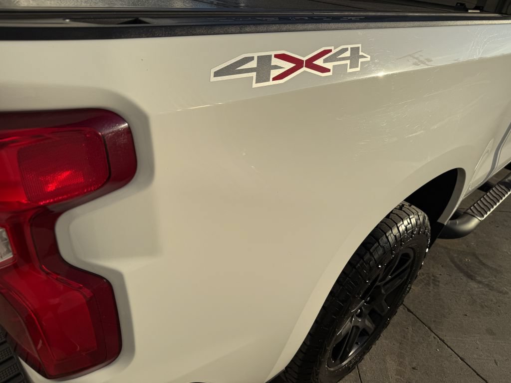 Used 2023 Chevrolet Silverado 1500 RST w/ Redline Edition AWD/4WD image 26