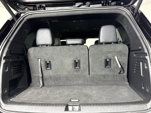 Used 2025 Chevrolet Traverse LT image 15