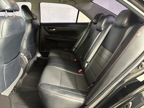 Used 2016 Toyota Camry SE image 34