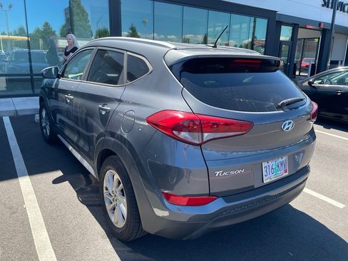 Used 2017 Hyundai Tucson SE w/ SE Popular Package 02 AWD/4WD image 5