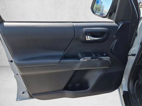 Used 2021 Toyota Tacoma TRD Sport AWD/4WD image 11