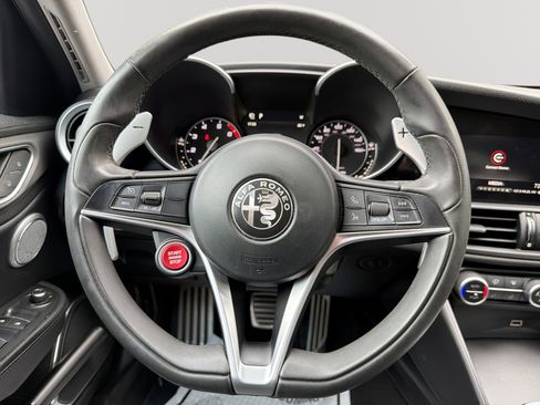 Used 2018 Alfa Romeo Giulia Ti Sport w/ Quick Order Package 22S Sport AWD/4WD image 11