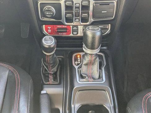 Used 2022 Jeep Wrangler Unlimited Rubicon w/ Xtreme Recon 35" Tire Package image 13