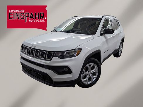 Used 2024 Jeep Compass Latitude image 1