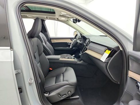 New 2026 Volvo XC90 T8 Plus w/ Protection Package AWD/4WD image 18