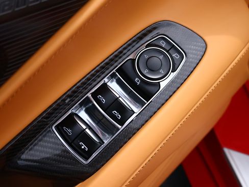 Used 2023 Chevrolet Corvette Stingray Premium Conv w/ Z51 Performance Package RWD image 9
