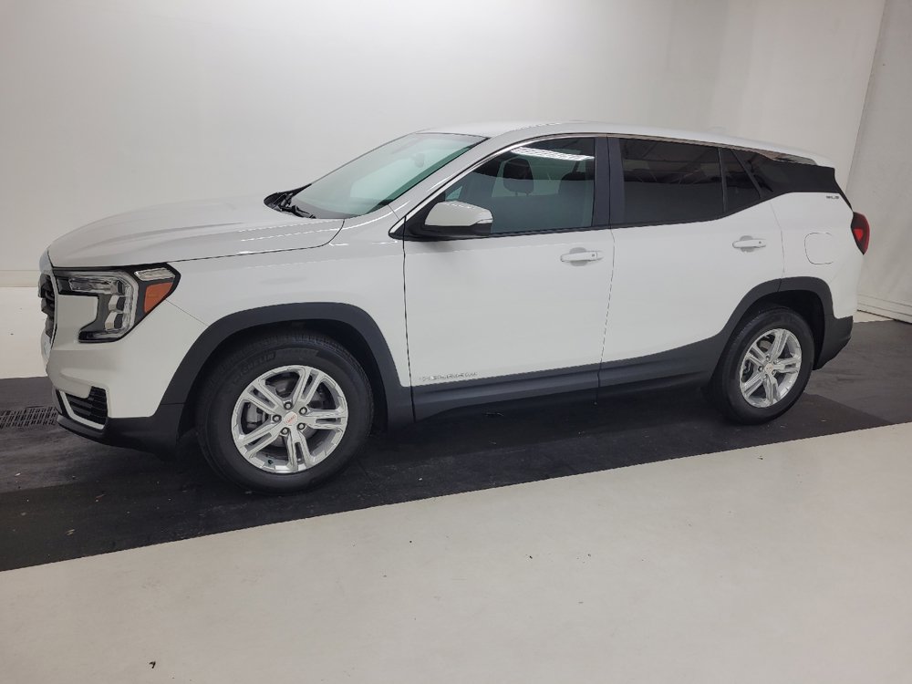 Used 2023 GMC Terrain SLE FWD image 2