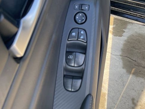 Used 2024 Nissan Altima 2.5 SV image 13