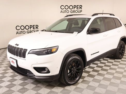 Used 2023 Jeep Cherokee Altitude Lux AWD/4WD image 11