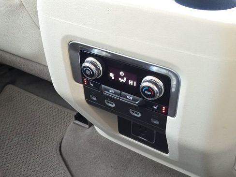 Used 2021 GMC Yukon Denali w/ Denali Premium Package image 19