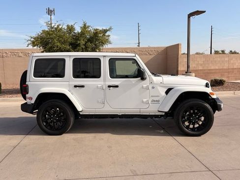 Used 2024 Jeep Wrangler Unlimited Sahara w/ Technology Group AWD/4WD image 7