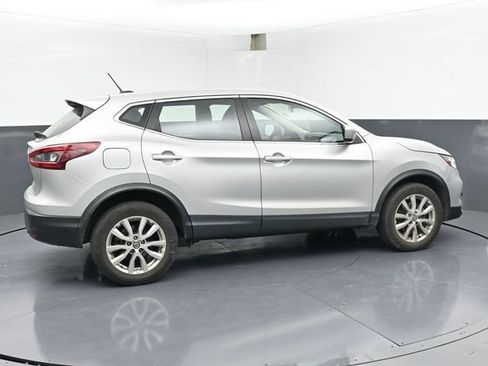 Used 2022 Nissan Rogue Sport S FWD image 3