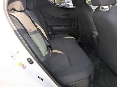 Used 2018 Toyota C-HR XLE FWD image 31