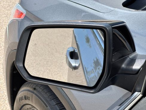 Used 2021 Chevrolet Traverse LS FWD image 33