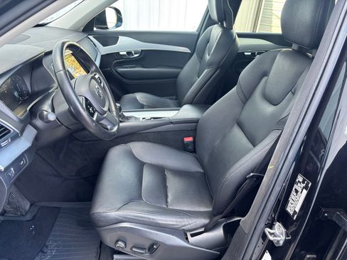 Used 2017 Volvo XC90 T6 Momentum w/ Vision Package image 14