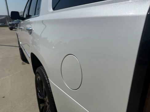 Used 2019 Cadillac Escalade Platinum image 79