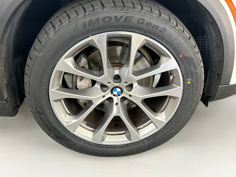Used 2026 BMW X5 xDrive40i AWD/4WD image 11