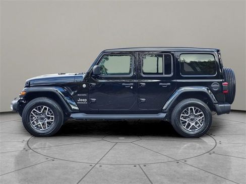 Certified 2024 Jeep Wrangler Sahara image 9