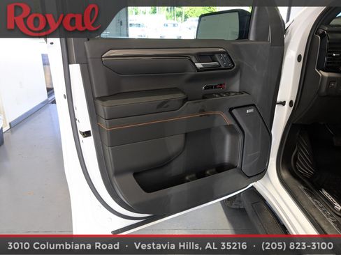 Used 2024 GMC Sierra 1500 AT4 w/ Technology Package AWD/4WD image 15