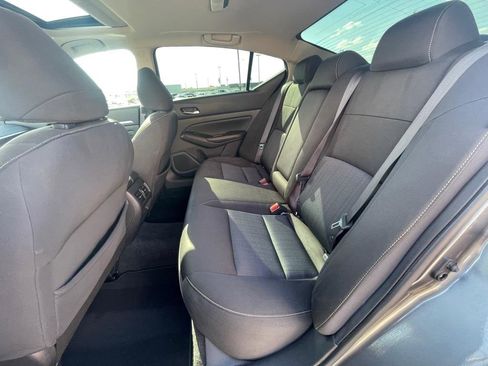 Used 2019 Nissan Altima 2.5 SV FWD image 14