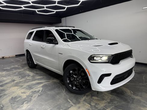 Used 2024 Dodge Durango R/T w/ Blacktop Package AWD/4WD image 6